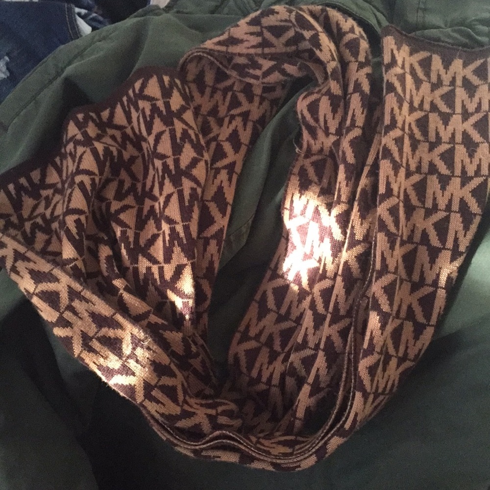 Michael Kors scarf